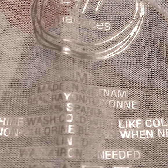 24/7Maurices Women's Size Med Floral Patchwork V-Neck Top - Burgundy and Gray - Picture 2 of 5